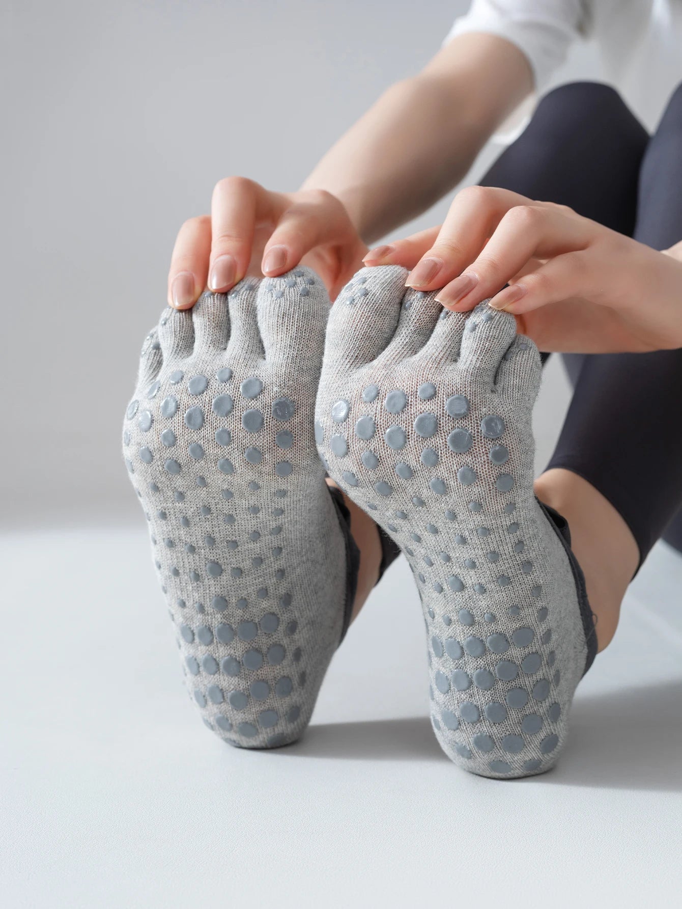 Calcetines Yoga 5 Dedos Mujer - Antideslizantes para Pilates y Fitness | Feetiva