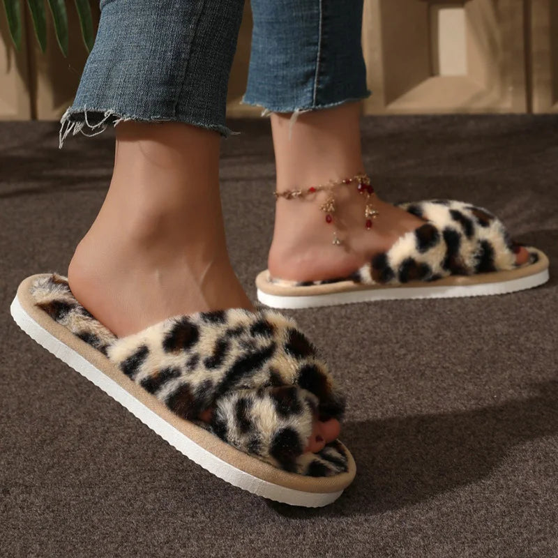 Zapatillas ZOKI de Pelo con Tiras Cruzadas - Elegancia y Confort